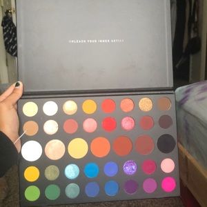 JAMES CHARLES X MORPHE
